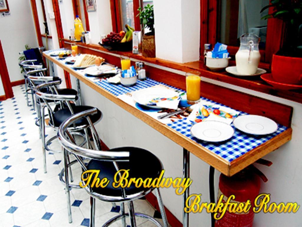 Broadway Lodge Bed And Breakfast Surbiton 外观 照片
